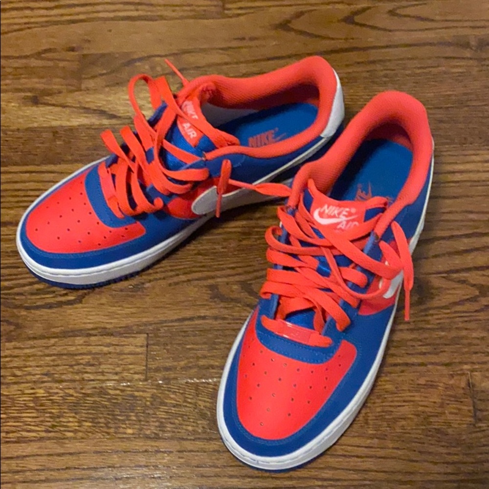 Nike gym shoes